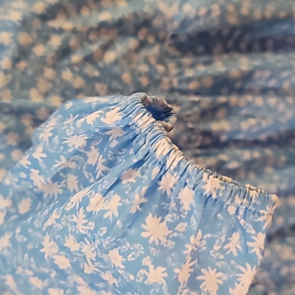 Chic Blue Floral Midi Dress - Picture 5 of 9